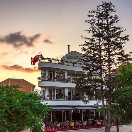 Seasons Hotel สตรูกา ภายนอก รูปภาพ