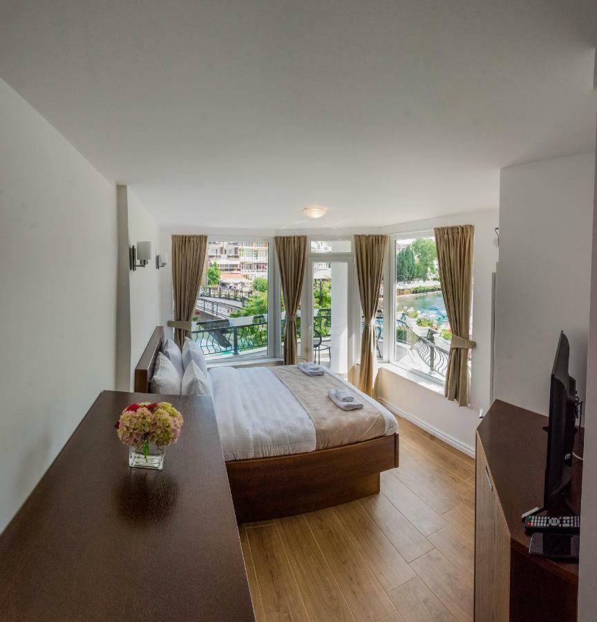 Seasons Hotel สตรูกา ภายนอก รูปภาพ