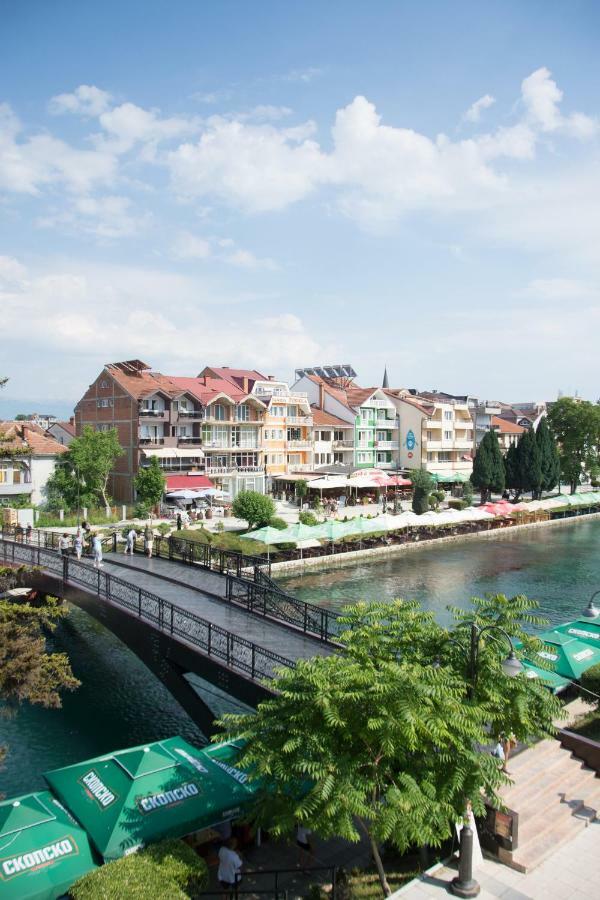 Seasons Hotel สตรูกา ภายนอก รูปภาพ