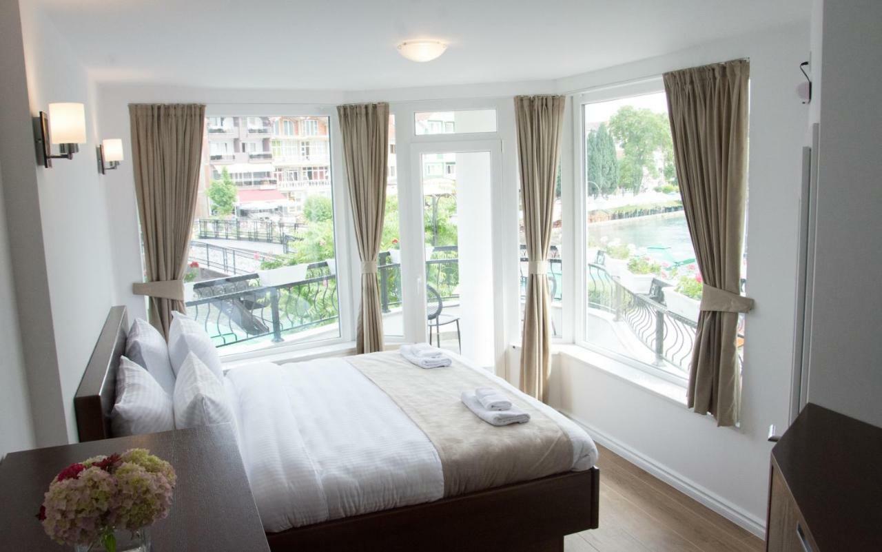 Seasons Hotel สตรูกา ภายนอก รูปภาพ